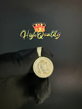 Medalla manos rezando